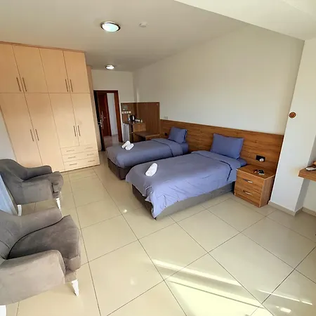 The Horse Farm 3*