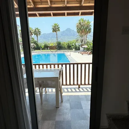 The Horse Farm Aparthotel 3*