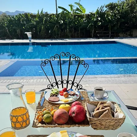 The Horse Farm Aparthotel 3*