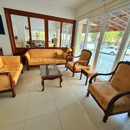 The Horse Farm Aparthotel 3*