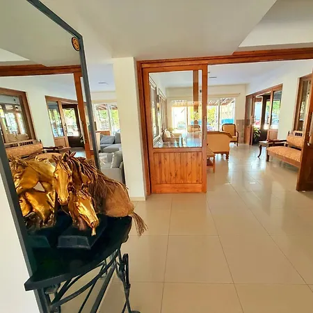 The Horse Farm Aparthotel
