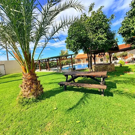 Aparthotel The Horse Farm 3*